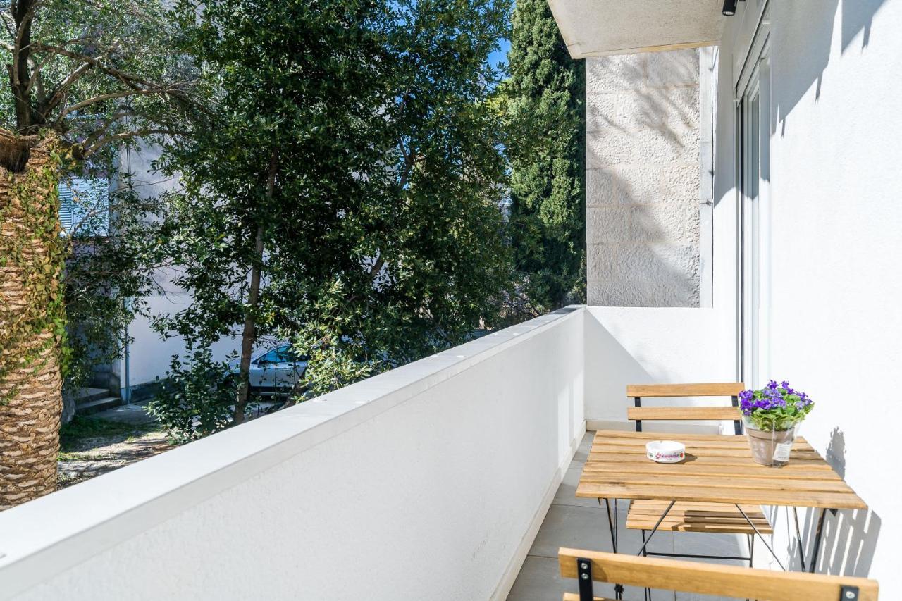 Luxurious Ivella By Aula Ragusa